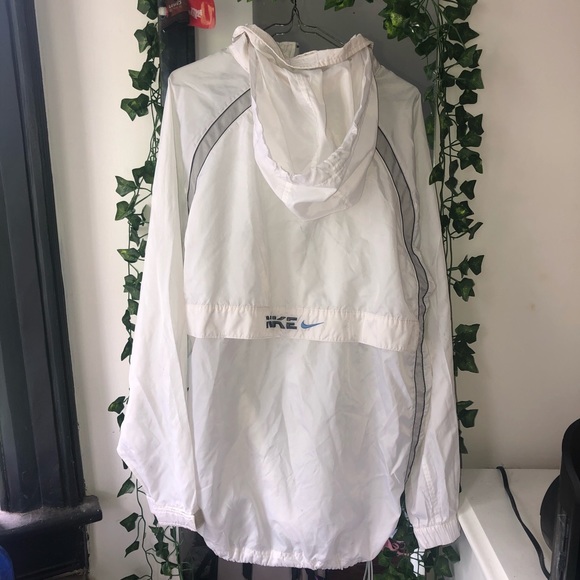 Vintage 90’s Nike Windbreaker🤍🖤 - Picture 2 of 5